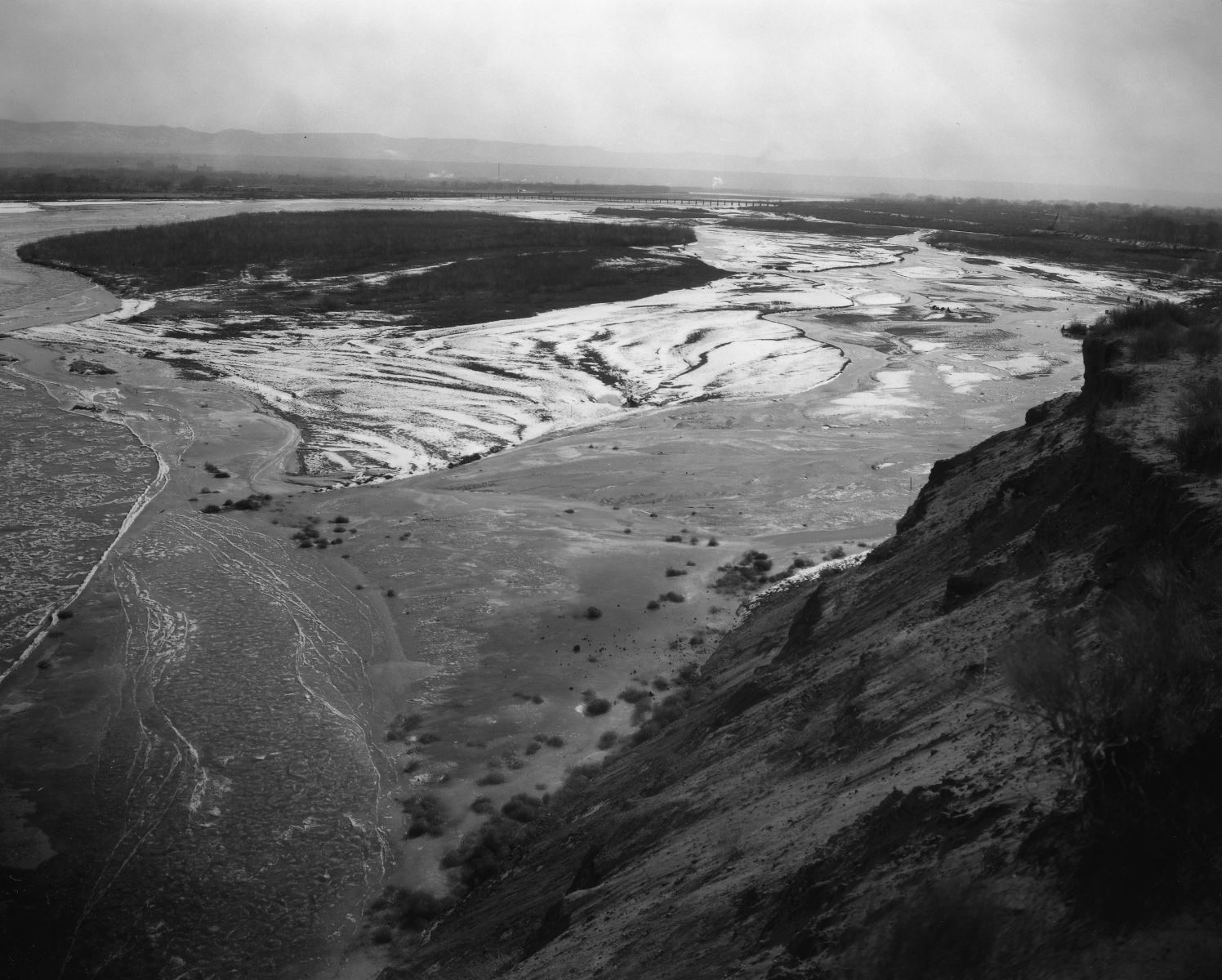 062-NO DESCRIPTION Rio Grande Valley viewed from a mountaintop